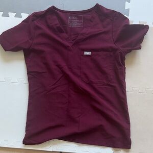 Figs Set Women's Short Sleeve V-Neck Top in Deep Burgundy